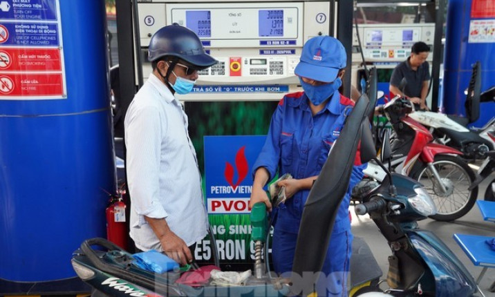 Bộ Công Thương đề xuất giao Bộ Tài chính toàn quyền điều hành giá xăng dầu