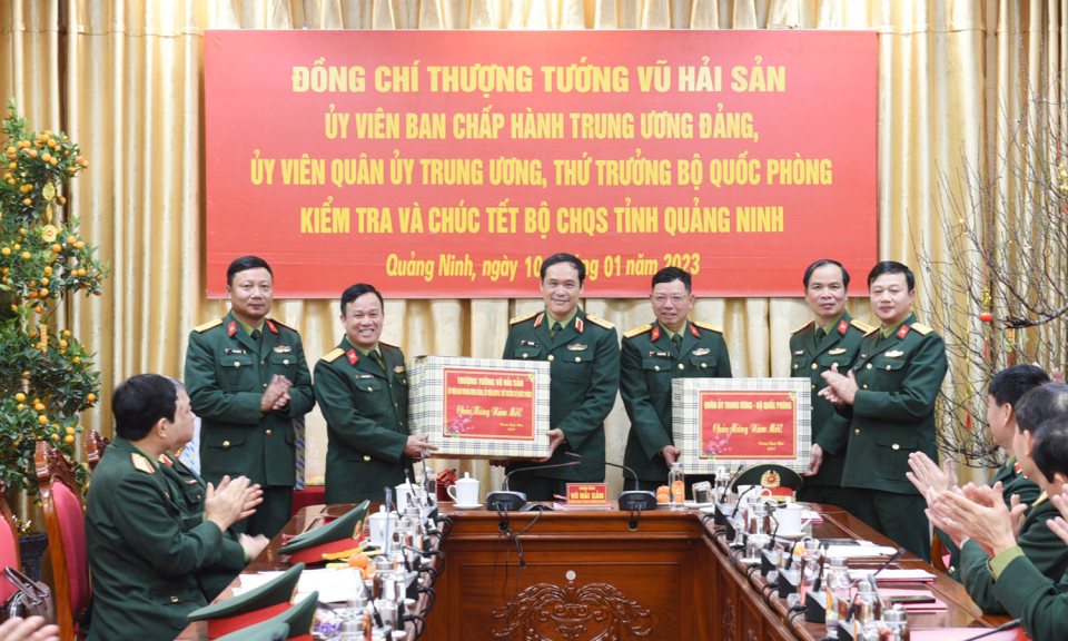 Thượng tướng Vũ Hải Sản thăm, chúc Tết Bộ CHQS tỉnh Quảng Ninh