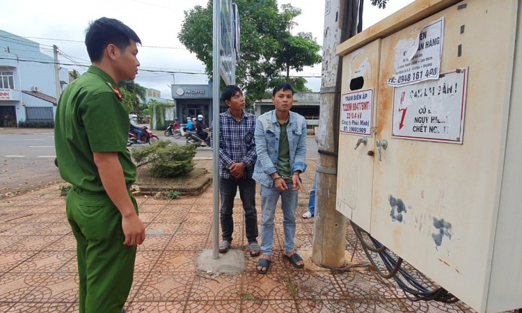 Hai con nghiện gây 50 vụ trộm dây cáp điện tại trạm biến áp