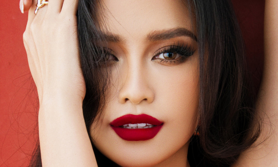 Hoa hậu Ngọc Châu táo bạo với bikini trước bán kết Miss Universe