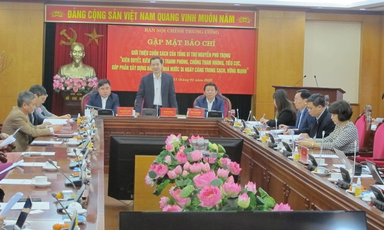 Party chief’s book highlights Vietnam’s fight against corruption