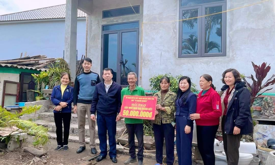 Tiên Yên: Để mọi người dân được đón Tết vui tươi, đầm ấm