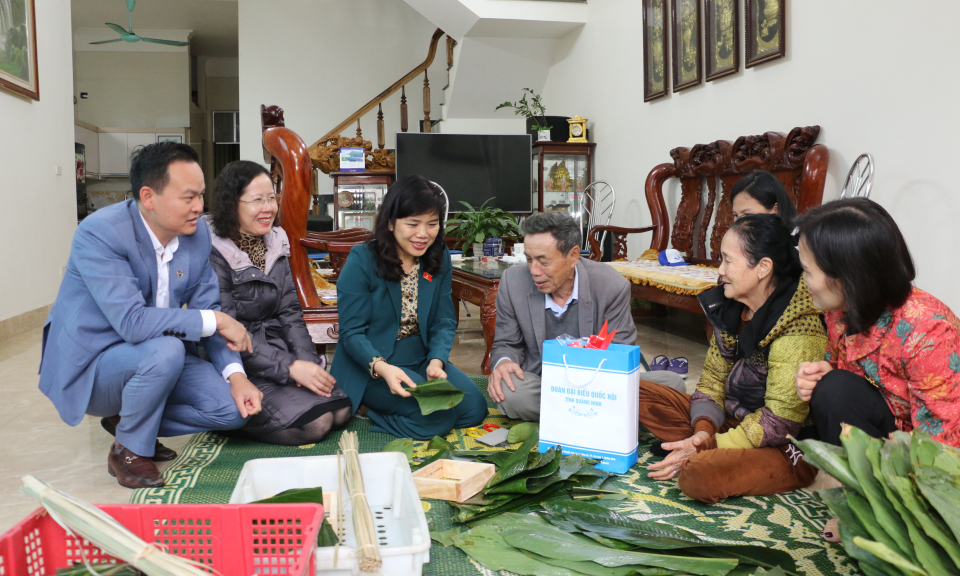 Đoàn đại biểu Quốc hội thăm, chúc Tết tại Tiên Yên, Ba Chẽ, Vân Đồn và Hạ Long
