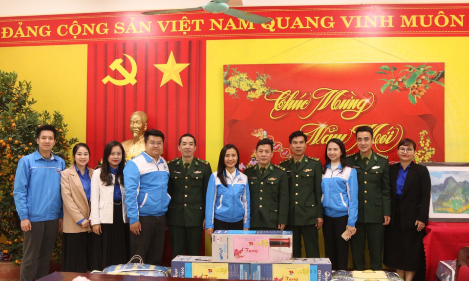 Hành trình “Tết sẻ chia - Tết yêu thương” và “Tuổi trẻ với mùa xuân biên giới” năm 2023