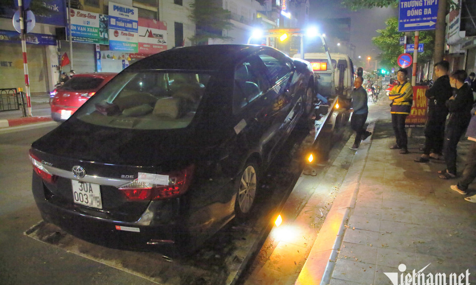 Tài xế xe Camry vi phạm nồng độ cồn gấp 2 lần 'kịch khung' sau bữa tiệc tất niên