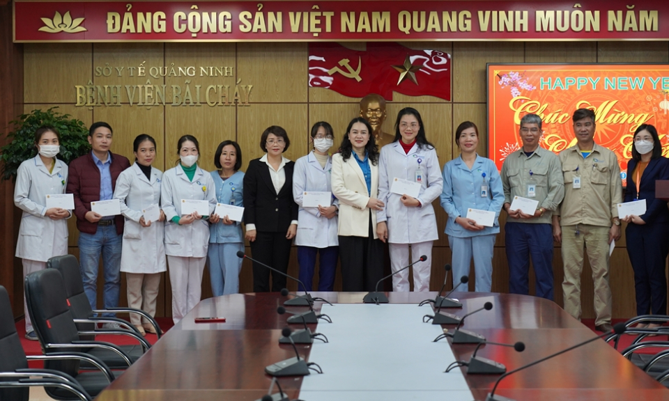 Công đoàn ngành Y tế tặng quà Tết cho 296 đoàn viên công đoàn có hoàn cảnh khó khăn