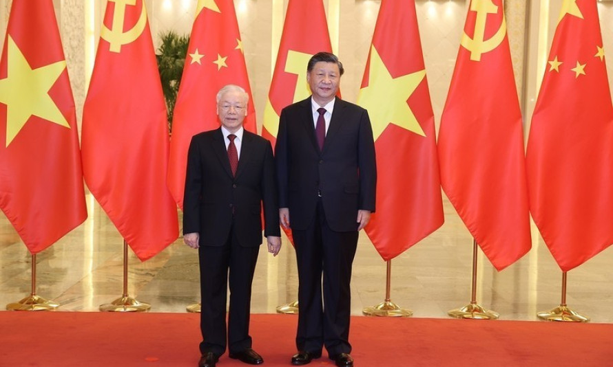 Vietnamese, Chinese top leaders exchange Lunar New Year greetings