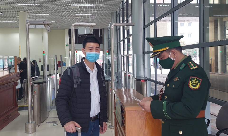 Hơn 4.000 người xuất nhập cảnh qua Cửa khẩu Quốc tế Móng Cái