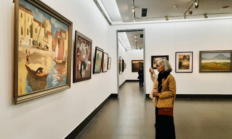 Painting exhibition greets new spring