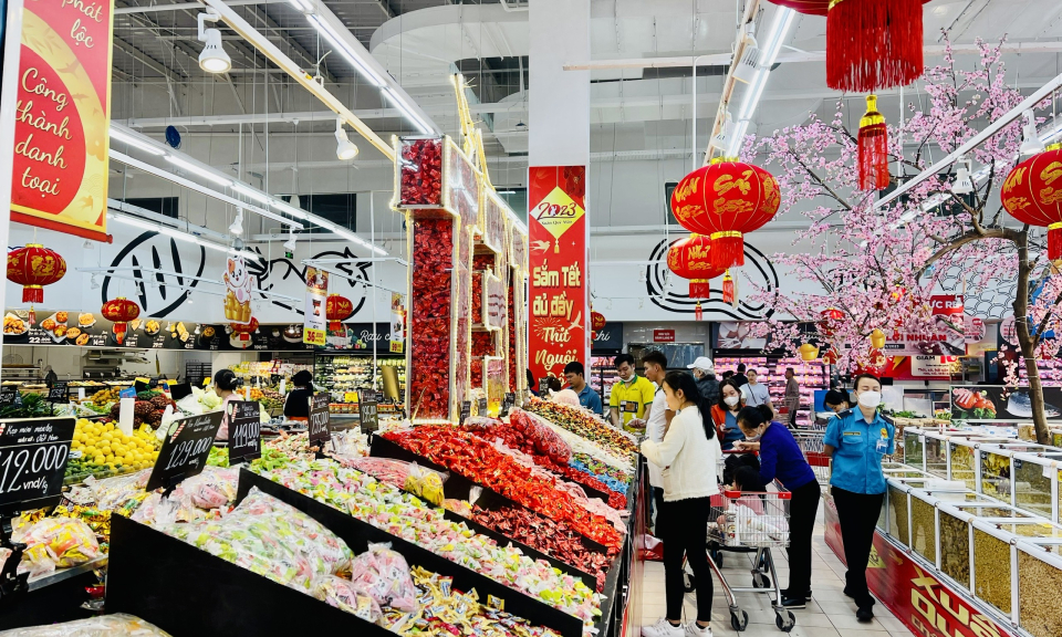 Thúc đẩy phát triển công nghiệp, thương mại