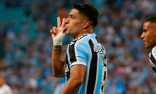 Suarez lập hattrick ngay trận ra mắt CLB mới