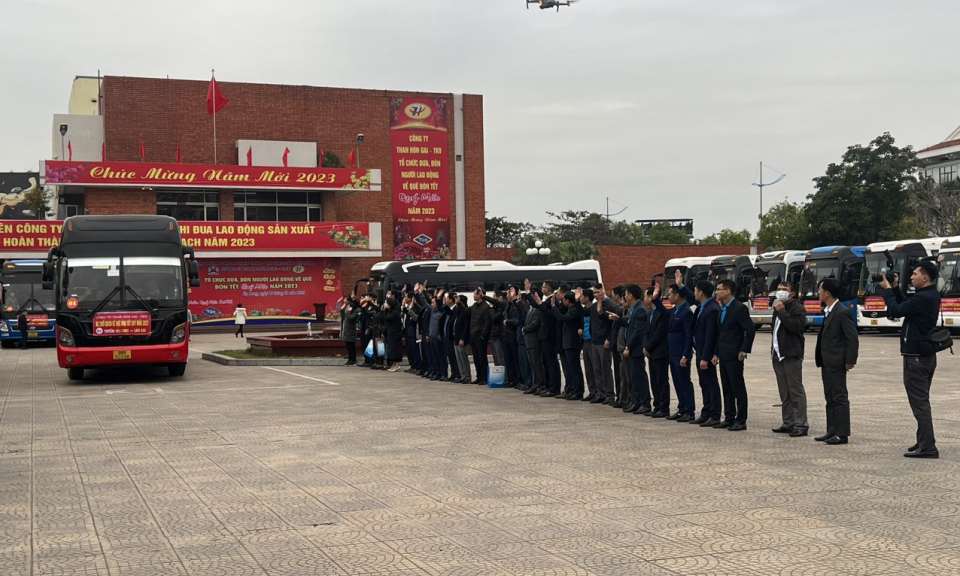 440 coaches bring over 11,000 mining workers back home to enjoy Tet