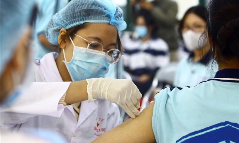 Sáng 30 Tết Quý Mão: Vui Xuân nhưng không lơ là phòng chống dịch COVID-19