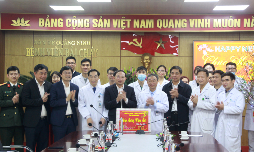 Đồng chí Bí thư Tỉnh ủy chúc Tết một số cơ quan, đơn vị, cá nhân trên địa bàn TP Hạ Long