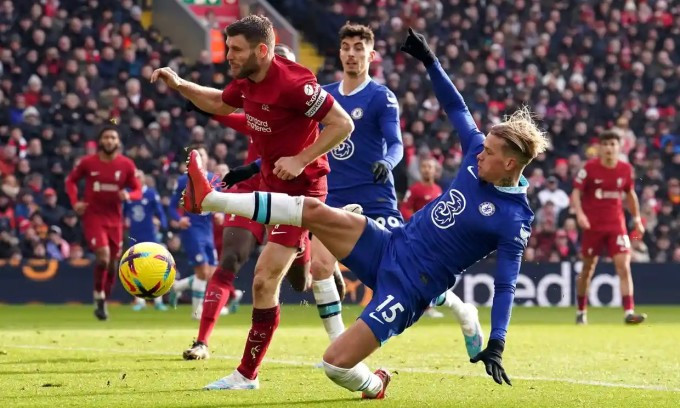 Liverpool và Chelsea kìm chân nhau