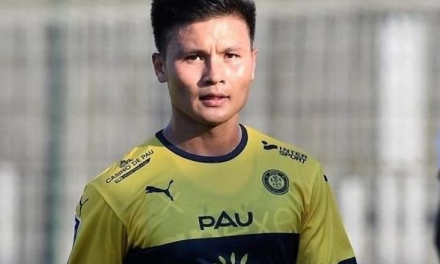 Quang Hải tiếp tục ngồi dự bị khi trở về Pau FC