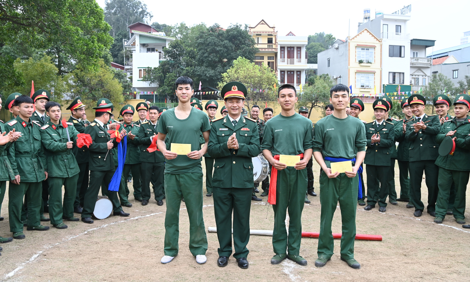 Bộ CHQS tỉnh Quảng Ninh: Nhiều hoạt động vui xuân mới cho bộ đội