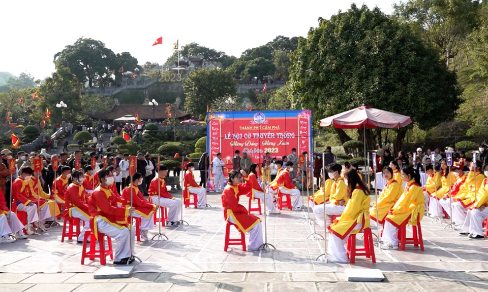 Cẩm Phả: Rộn ràng lễ hội mùa xuân