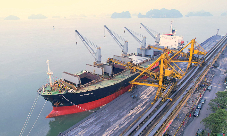 Rộn ràng khí thế lao động sản xuất đầu Xuân