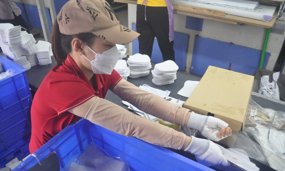 Hình thức xử phạt khi lao động tự ý nghỉ Tết lâu hơn thời gian quy định