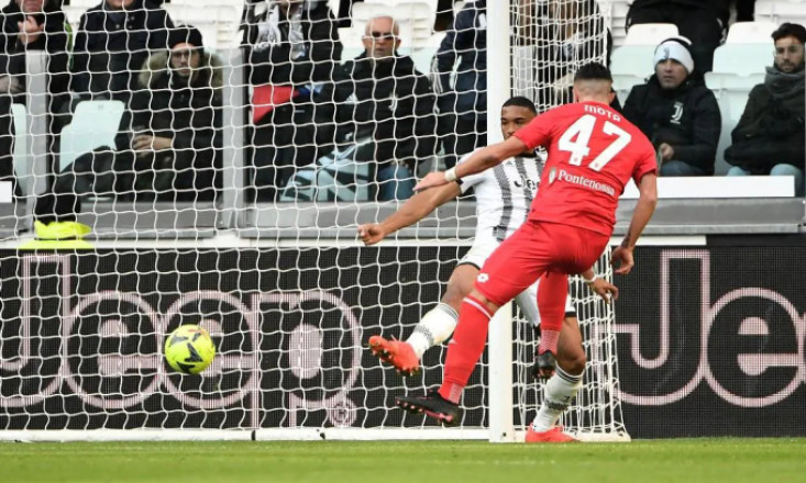 Juventus rơi xuống thứ 12 Serie A