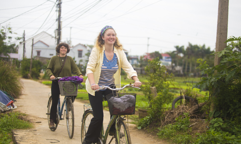 Foreigners delight in Hoi An's Tet experiences