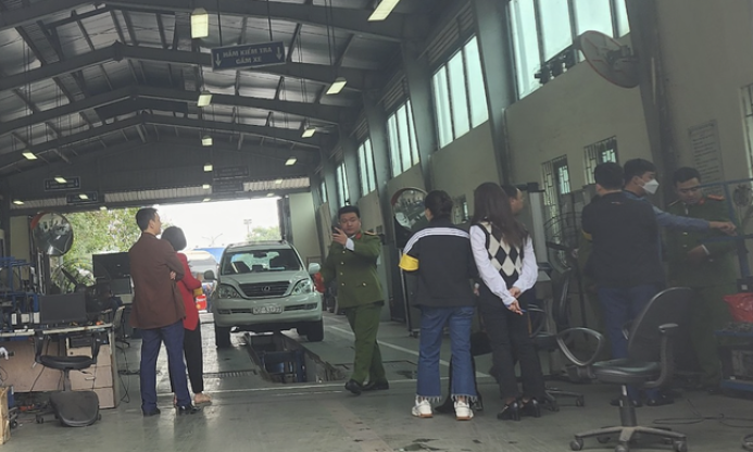 Thêm một trung tâm đăng kiểm ở Hà Nội bị điều tra