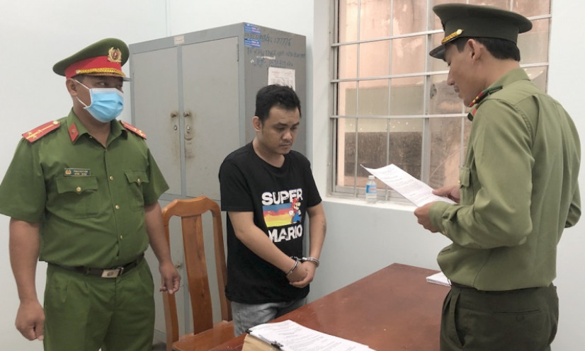 Mua súng rồi cho bạn nhậu mượn gây án