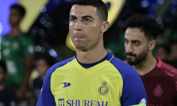 Ronaldo nhận cảnh báo khi chơi ở Saudi Arabia