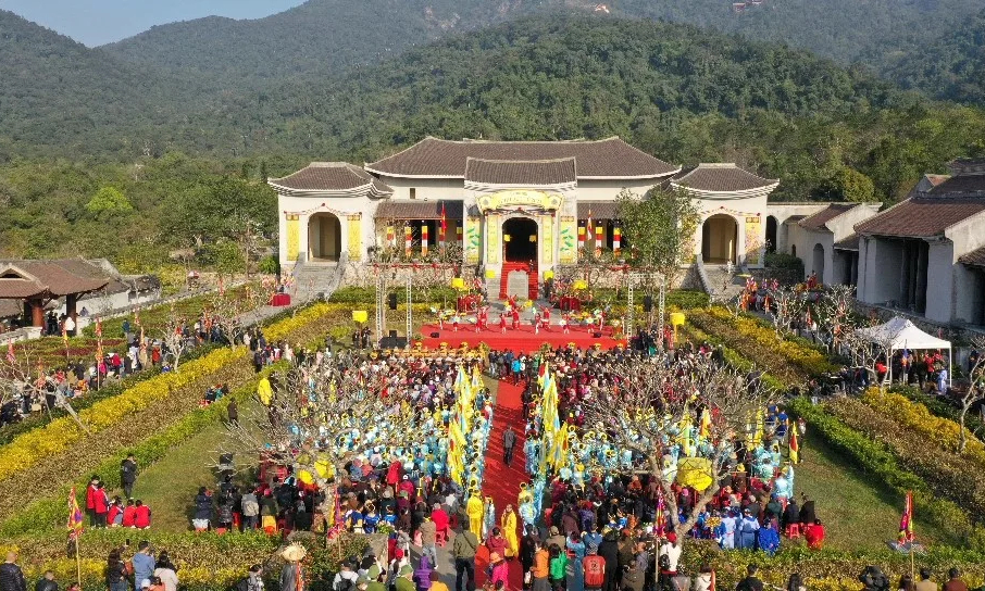 Yen Tu Spring Festival kicks off