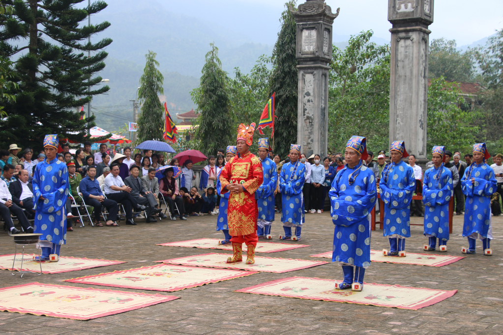 Nghi lễ tế thần tại Lễ hội đình Lục Nà năm 2019.