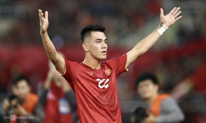 Vietnamese star striker among nominations for best footballer in Asia