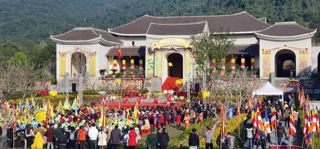 Hàng nghìn người hành hương tại Lễ khai hội xuân Yên Tử năm 2023.