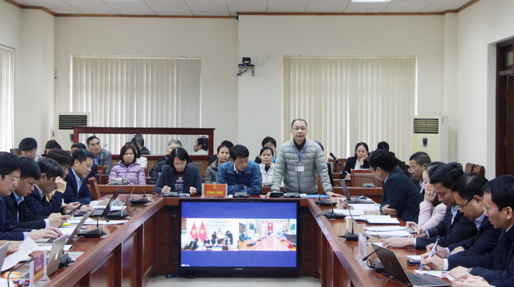 Đại diện các hộ dân trú tại phường Bạch Đằng, TP Hạ Long nêu kiến nghị tại buổi tiếp công dân.