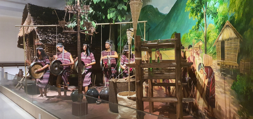 Gian trưng bày sinh động về cuộc sống sinh hoạt của người dân tộc thiểu số Chơ Ro - cư dân được coi là bản địa của Bà Rịa- Vũng Tàu với dân số hiện khoảng 10.000 người.