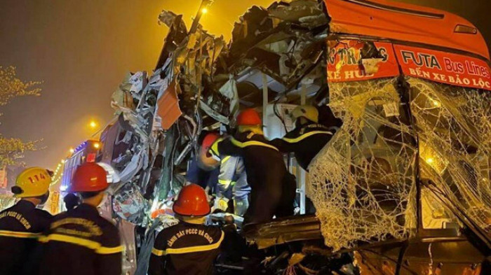 Tai nạn xe khách đâm đuôi xe tải, 3 người tử vong ở Quảng Nam 1