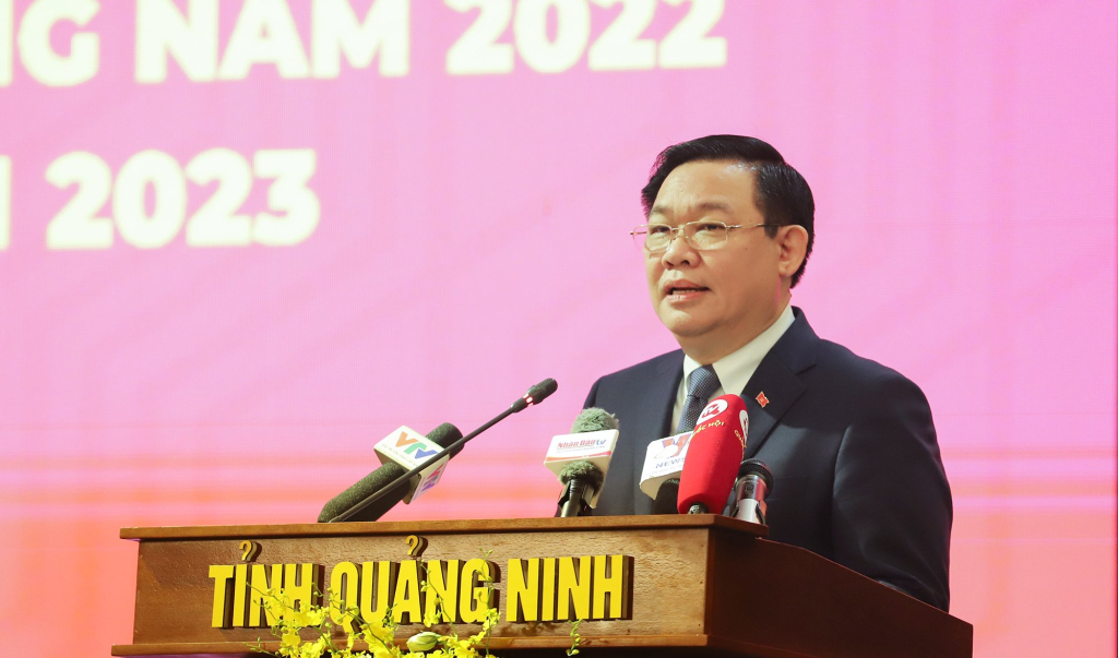Đồng chí Vương Đình Huệ, Ủy viên Bộ chính trị, Chủ tịch Quốc hội, kết luận hội nghị.