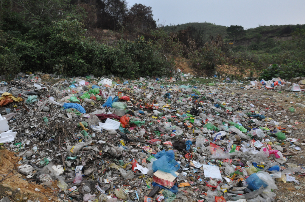 Điểm tập kết, xử lý rác tạm thời trên địa bàn xã Vĩnh Trung