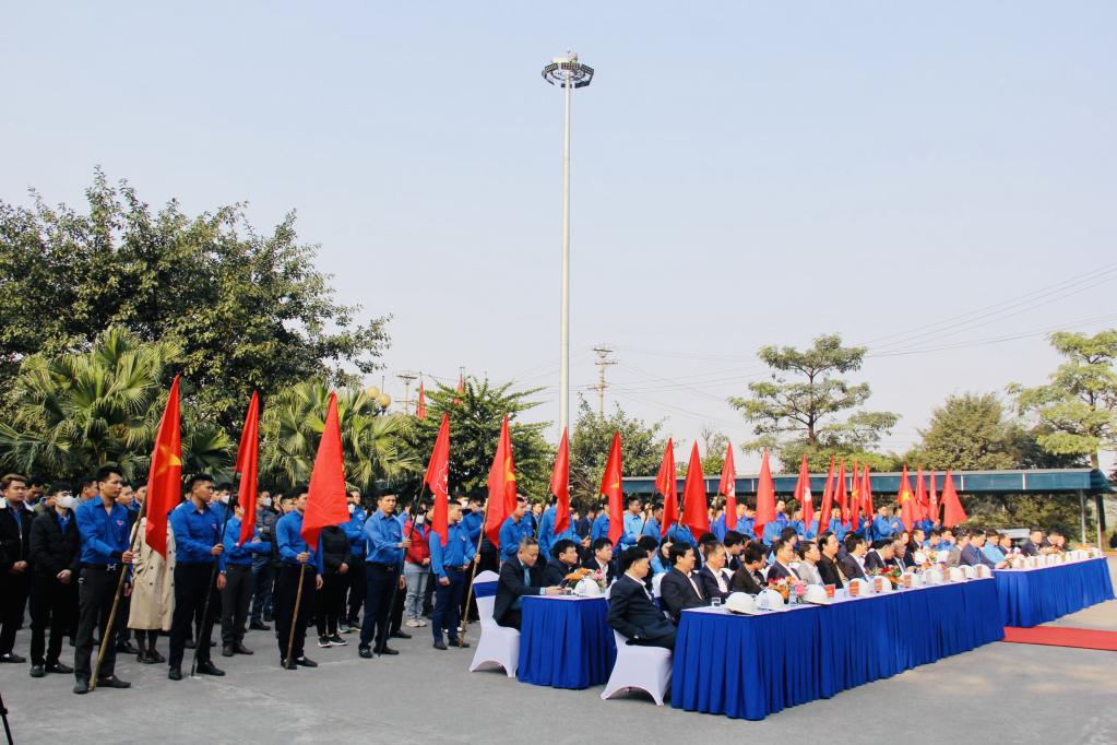 Đông đảo ĐVTN của các cơ sở Đoàn trực thuộc Đoàn Thanh niên Than Quảng Ninh và Đoàn Thanh niên Tập đoàn tham dự Lễ khởi động Tháng Thanh niên 2023.