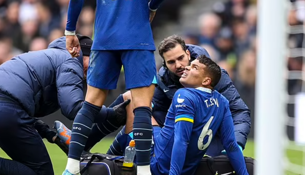 Silva dính chấn thương trước Tottenham. 