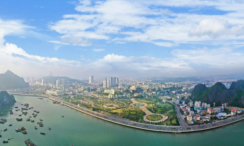 Xây dựng TP Hạ Long trở thành trung tâm dịch vụ - du lịch quốc gia