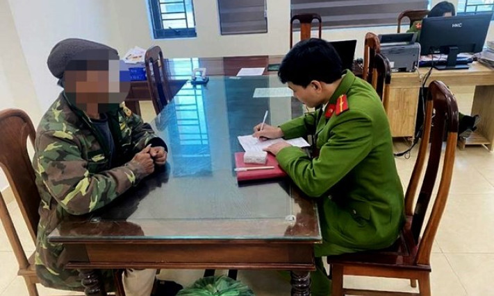 'Yêu râu xanh' ra đầu thú sau hơn 2 năm trốn truy nã