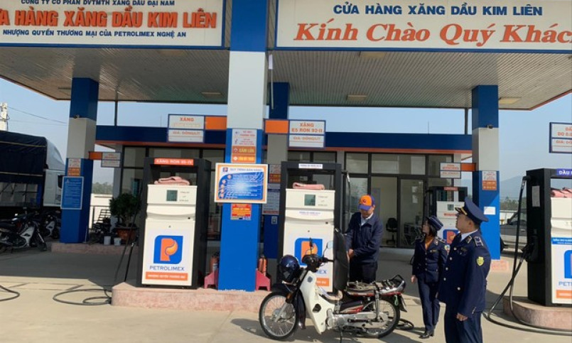'Cởi trói' cho doanh nghiệp, tăng giám sát thị trường