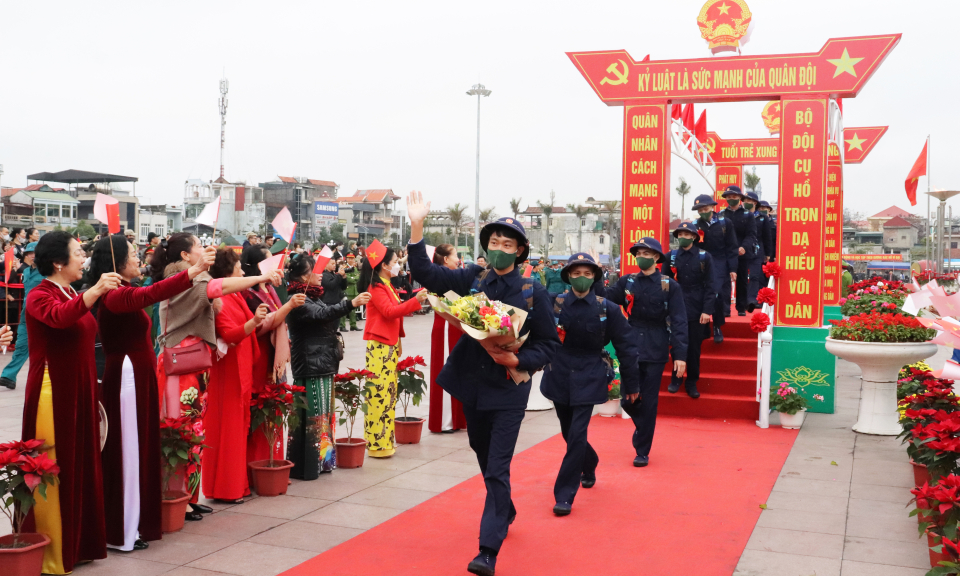 Yên tâm, phấn khởi, vững bước tòng quân