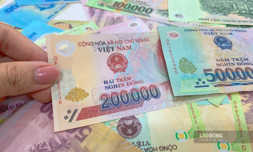 Lãi suất liên ngân hàng cao tới 13%