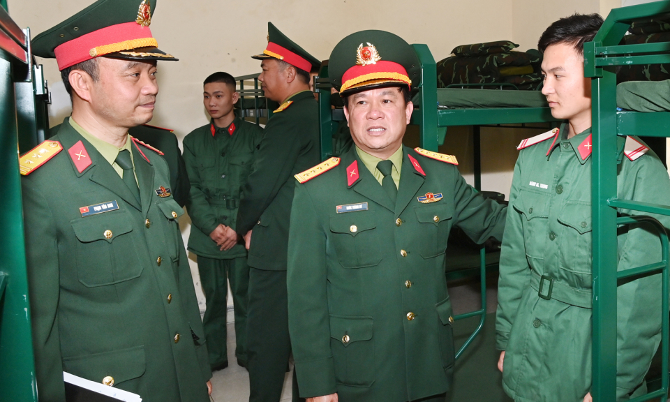 Kiểm tra công tác tiếp nhận và chuẩn bị huấn luyện chiến sĩ mới năm 2023 tại Trung đoàn 244