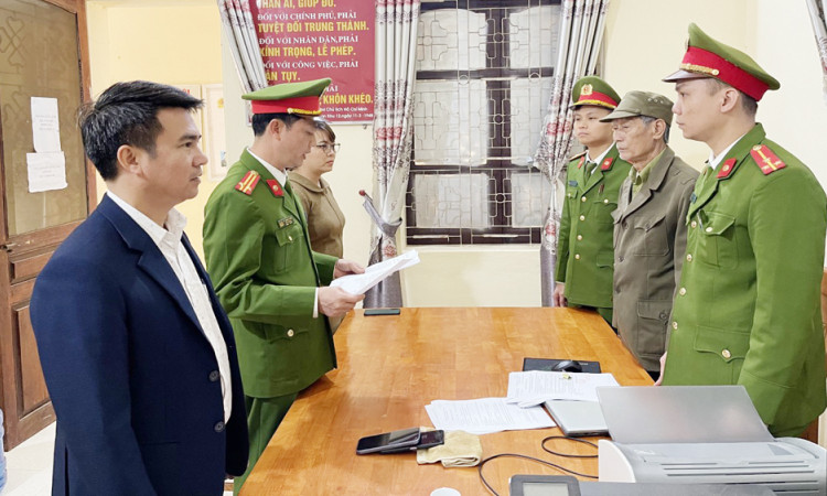 Khởi tố trưởng thôn vì cho đấu thầu đất sai thẩm quyền