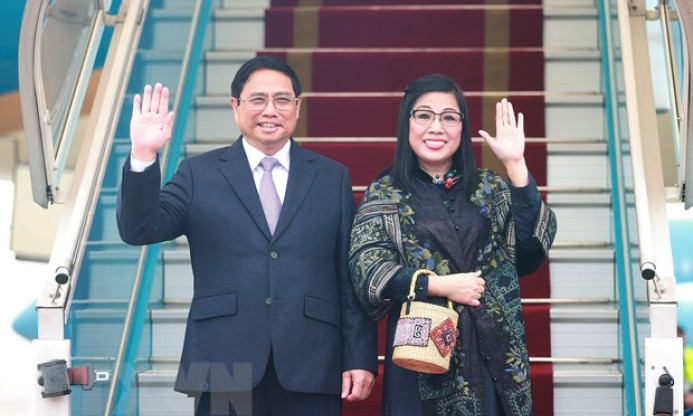 Thủ tướng lên đường thăm chính thức Singapore và Brunei Darussalam