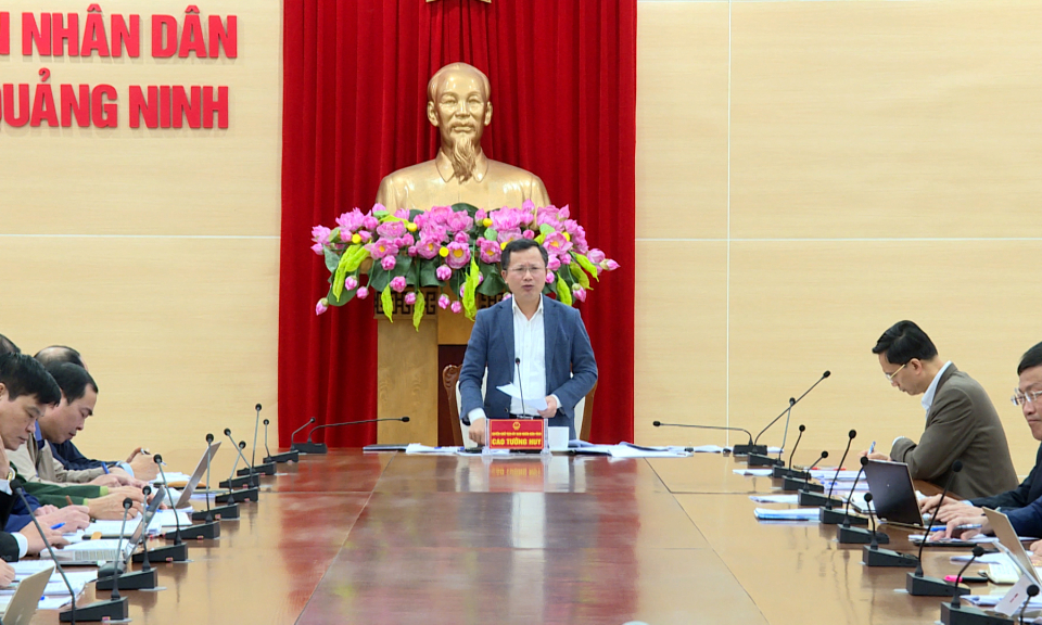 UBND tỉnh họp kiểm điểm tiến độ triển khai các dự án đầu tư công