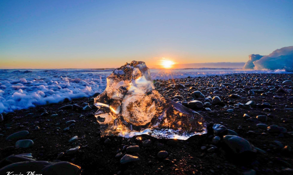 Khung cảnh thay đổi mỗi ngày tại bãi biển ‘kim cương’ ở Iceland